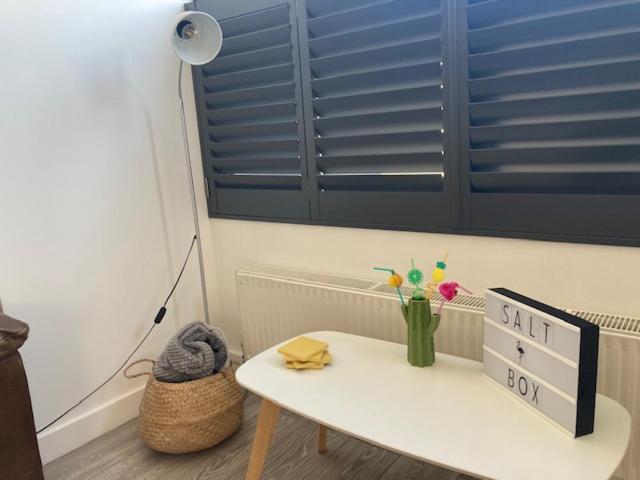 The Salt Box- Lovely Refurbished Annexe, Free Parking, Walk To Porth Beach. Saint Columb Minor المظهر الخارجي الصورة